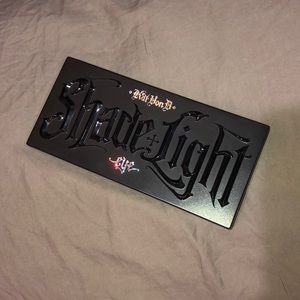 KAT VON D SHIMMER EYESHADOW PALETTE